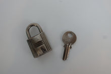 將圖片載入圖庫檢視器 HERMES／エルメス ピコタンロックＭＭ トリヨンクレマンス ブルーアトール T刻印 ハンドバッグ 800090228
