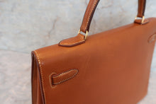 Load image into Gallery viewer, HERMES KELLY 35 Graine Lisse leather Brown 〇D Engraving Hand bag 600070068
