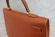 Load image into Gallery viewer, HERMES KELLY 35 Graine Lisse leather Brown 〇D Engraving Hand bag 600070068
