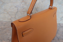 画像をギャラリービューアに読み込む, HERMES／エルメス ケリー32 ボックスカーフ ナチュラル/マットシルバー金具 □C刻印 ショルダーバッグ 700090149
