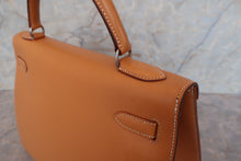 画像をギャラリービューアに読み込む, HERMES／エルメス ケリー32 ボックスカーフ ナチュラル/マットシルバー金具 □C刻印 ショルダーバッグ 700090149
