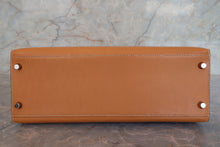 画像をギャラリービューアに読み込む, HERMES／エルメス ケリー32 ボックスカーフ ナチュラル/マットシルバー金具 □C刻印 ショルダーバッグ 700090149
