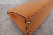 画像をギャラリービューアに読み込む, HERMES／エルメス ケリー32 ボックスカーフ ナチュラル/マットシルバー金具 □C刻印 ショルダーバッグ 700090149
