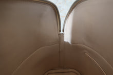 Load image into Gallery viewer, HERMES／BOLIDE 27 Epsom leather Craie A Engraving Hand bag 700120084
