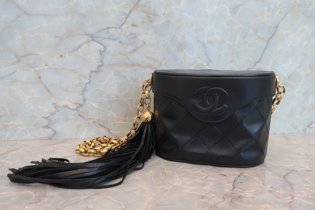 CHANEL/シャネル マトラッセフリンジショルダーバッグ ラムスキン ブラック/ゴールド金具 ショルダーバッグ 700080098