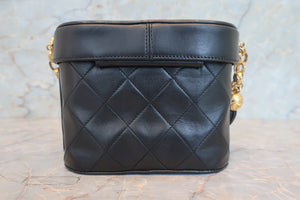 CHANEL/シャネル マトラッセフリンジショルダーバッグ ラムスキン ブラック/ゴールド金具 ショルダーバッグ 700080098