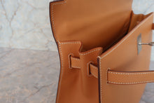 画像をギャラリービューアに読み込む, HERMES／エルメス ケリー32 ボックスカーフ ナチュラル/マットシルバー金具 □C刻印 ショルダーバッグ 700090149
