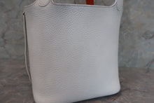 将图片加载到图库查看器，HERMES PICOTIN MM Bi-color Clemence leather/Chevre myzore goatskim White/Orange □I刻印 Hand bag 600070062
