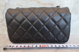 CHANEL/シャネル ミニマトラッセチェーンショルダーバッグ ラムスキン ブラック/シルバー金具 ショルダーバッグ 700090245