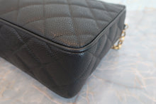 Load image into Gallery viewer, CHANEL Matelasse chain shoulder bag Caviar skin Black/Gold hadware Shoulder bag 600080171
