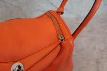 画像をギャラリービューアに読み込む, HERMES／エルメス リンディ30 ヴォースイフト オレンジ □L刻印 ショルダーバッグ 700050071
