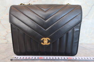 CHANEL/シャネル Vステッチチェーンショルダーバッグ ラムスキン ブラック/ゴールド金具 ショルダーバッグ 700090155