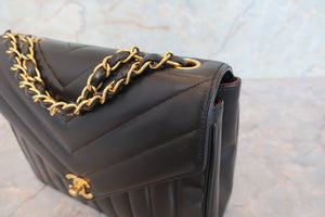 CHANEL/シャネル Vステッチチェーンショルダーバッグ ラムスキン ブラック/ゴールド金具 ショルダーバッグ 700090155