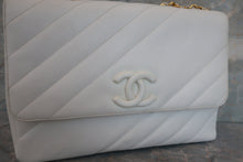 Load image into Gallery viewer, CHANEL Bias stitch chain shoulder bag Caviar skin White/Gold hadware Shoulder bag 600070099
