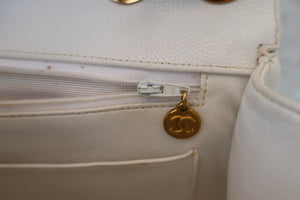 CHANEL Bias stitch chain shoulder bag Caviar skin White/Gold hadware Shoulder bag 600070099