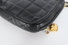 画像をギャラリービューアに読み込む, CHANEL/シャネル マトラッセフリンジチェーンショルダーバッグ ラムスキン ブラック/ゴールド金具 ショルダーバッグ 800090238
