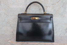 Load image into Gallery viewer, HERMES KELLY 32 Box carf leather Black □J Engraving Shoulder bag 700070117
