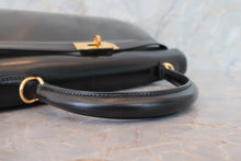 Load image into Gallery viewer, HERMES KELLY 32 Box carf leather Black □J Engraving Shoulder bag 700070117
