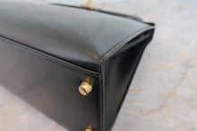 Load image into Gallery viewer, HERMES KELLY 32 Box carf leather Black □J Engraving Shoulder bag 700070117
