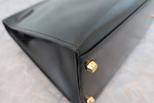 Load image into Gallery viewer, HERMES KELLY 32 Box carf leather Black □J Engraving Shoulder bag 700070117

