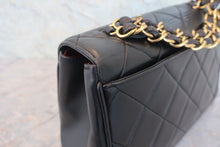 Load image into Gallery viewer, CHANEL Matelasse trapezoid chain hand bag Lambskin Black/Gold hadware Hand bag 800070012
