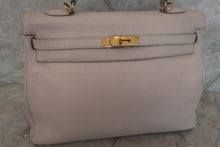 Load image into Gallery viewer, HERMES KELLY 35 Bi-color Clemence leather Lite beige/Beige □F Engraving Shoulder bag 500100007
