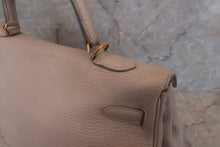 Load image into Gallery viewer, HERMES KELLY 35 Bi-color Clemence leather Lite beige/Beige □F Engraving Shoulder bag 500100007
