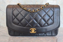 Load image into Gallery viewer, CHANEL  Diana matelasse chain shoulder bag Lambskin Black/Gold hadware Shoulder bag 800050025
