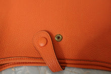 Load image into Gallery viewer, HERMES  EVELYNE 1PM Togo leather Orange □G Engraving Shoulder bag 700120048
