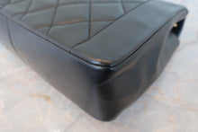 Load image into Gallery viewer, CHANEL  Diana matelasse chain shoulder bag Lambskin Black/Gold hadware Shoulder bag 800050025
