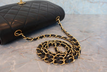 Load image into Gallery viewer, CHANEL  Diana matelasse chain shoulder bag Lambskin Black/Gold hadware Shoulder bag 800050025
