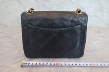 将图片加载到图库查看器，CHANEL/香奈儿 迷你CF 单盖 链条包 羊皮 Black/Gold hadware(黑色/金色金属) 肩背包 800030199
