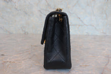 将图片加载到图库查看器，CHANEL/香奈儿 迷你CF 单盖 链条包 羊皮 Black/Gold hadware(黑色/金色金属) 肩背包 800030199
