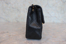 将图片加载到图库查看器，CHANEL/香奈儿 迷你CF 单盖 链条包 羊皮 Black/Gold hadware(黑色/金色金属) 肩背包 800030199

