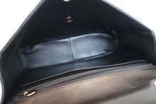 Load image into Gallery viewer, CHANEL Medium Matelasse single flap chain shoulder bag Lambskin Black/Gold hadware Shoulder bag 600060036
