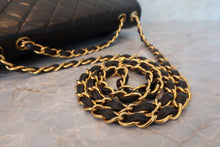 画像をギャラリービューアに読み込む, CHANEL/シャネル 中マトラッセシングルフラップチェーンショルダーバッグ ラムスキン ブラック/ゴールド金具 ショルダーバッグ 700100230
