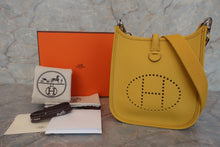 将图片加载到图库查看器，HERMES EVELYNE TPM Clemence leather Jaune de naples W刻印 Shoulder bag 600080203
