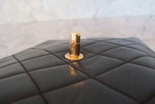 画像をギャラリービューアに読み込む, CHANEL/シャネル 中マトラッセシングルフラップチェーンショルダーバッグ ラムスキン ブラック/ゴールド金具 ショルダーバッグ 700100230
