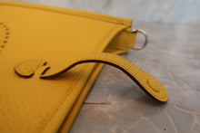 将图片加载到图库查看器，HERMES EVELYNE TPM Clemence leather Jaune de naples W刻印 Shoulder bag 600080203
