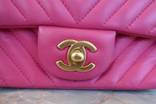 Load image into Gallery viewer, CHANEL  V-Stitch chain shoulder bag Lambskin Pink/Gold hadware Shoulder bag 700060070
