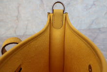 将图片加载到图库查看器，HERMES EVELYNE TPM Clemence leather Jaune de naples W刻印 Shoulder bag 600080203
