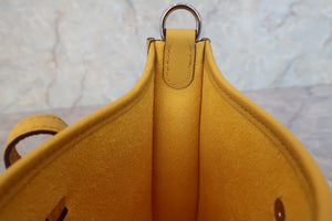 HERMES EVELYNE TPM Clemence leather Jaune de naples W刻印 Shoulder bag 600080203