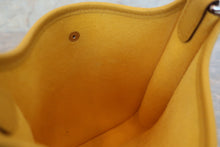 将图片加载到图库查看器，HERMES EVELYNE TPM Clemence leather Jaune de naples W刻印 Shoulder bag 600080203
