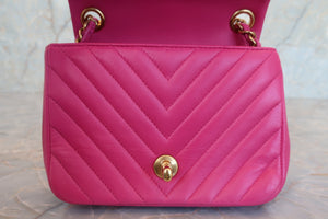 CHANEL  V-Stitch chain shoulder bag Lambskin Pink/Gold hadware Shoulder bag 700060070