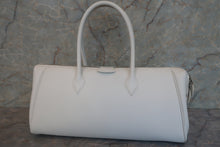 Load image into Gallery viewer, HERMES Paris Bombay 35 Epsom leather White □K Engraving Hand bag 600080133
