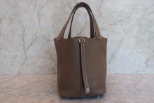 画像をギャラリービューアに読み込む, HERMES／エルメス ピコタンロックＭＭ トリヨンクレマンス エトゥープ B刻印 ハンドバッグ 800010129
