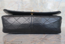 Load image into Gallery viewer, CHANEL Matelasse chain shoulder bag Lambskin Black/Gold hadware Shoulder bag 700120093
