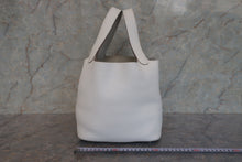 画像をギャラリービューアに読み込む, HERMES／エルメス ピコタンロックカザックＭＭ トリヨンクレマンス ホワイト/パールグレー □P刻印 ハンドバッグ 800010096
