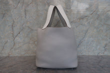 画像をギャラリービューアに読み込む, HERMES／エルメス ピコタンロックカザックＭＭ トリヨンクレマンス ホワイト/パールグレー □P刻印 ハンドバッグ 800010096
