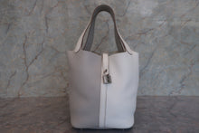 画像をギャラリービューアに読み込む, HERMES／エルメス ピコタンロックカザックＭＭ トリヨンクレマンス ホワイト/パールグレー □P刻印 ハンドバッグ 800010096
